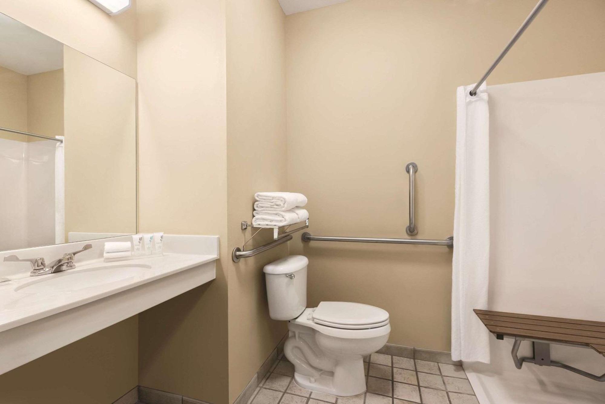 Country Inn & Suites By Radisson, Forest Lake, Mn Zewnętrze zdjęcie